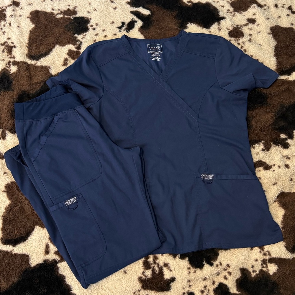 Like new Navy Cherokee scrub set M/S